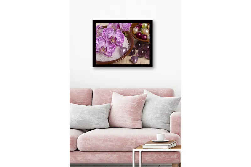 Inramad Canvastavla i trä - 41x56 cm - Vacker samling av orkidéer och dekorationer i skålar - Lila / Vit / Grön - Inredning & dekor - Tavlor & konst