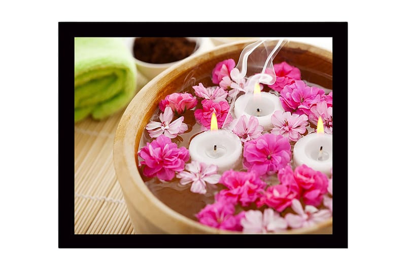 Inramad Canvastavla i trä - 41x56 cm - Vacker skål med flytande blommor och ljus - Rosa / Vitt / Brunt - Inredning & dekor - Tavlor & konst