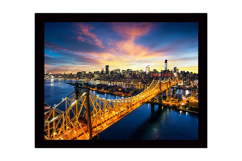 Inramad Canvastavla i trä - 41x56 cm - Vacker stadsbild av en bro med en glittrande skyline i bakgrunden, Guld / Blå / Rosa