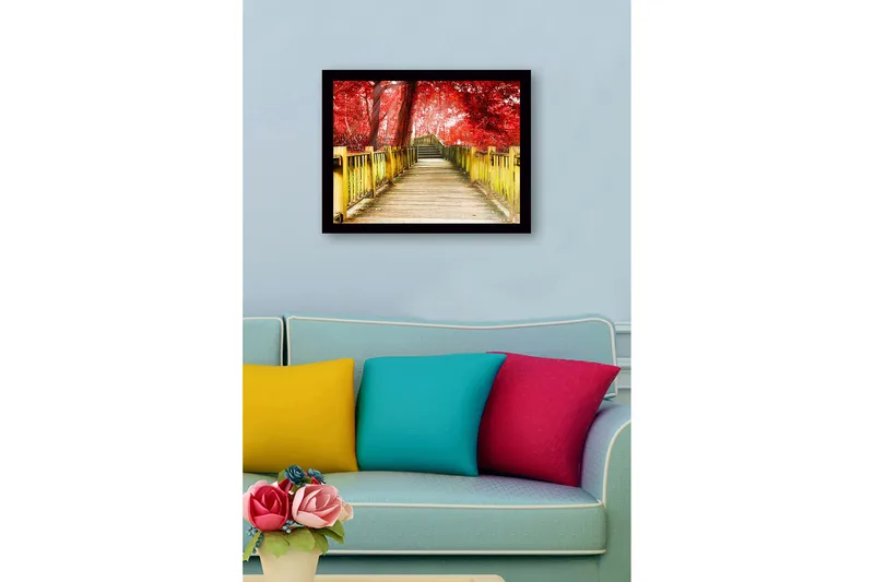 Inramad Canvastavla i trä - 41x56 cm - Vacker träbro omgiven av röda träd i en höstlig miljö - Röd / Gul / Brun - Inredning & dekor - Tavlor & konst