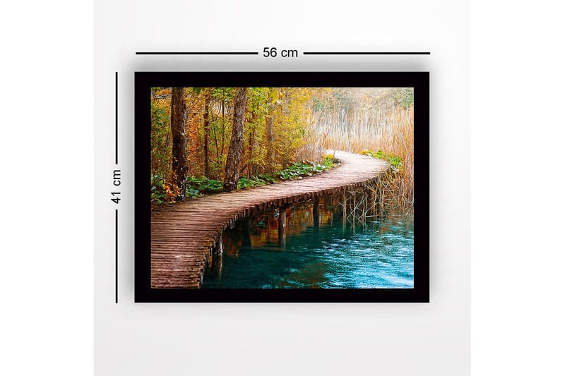 Inramad Canvastavla i trä - 41x56 cm - Vacker träbro som slingrar sig genom en höstlig skog - Grön / Orange / Blå - Inredning & dekor - Tavlor & konst