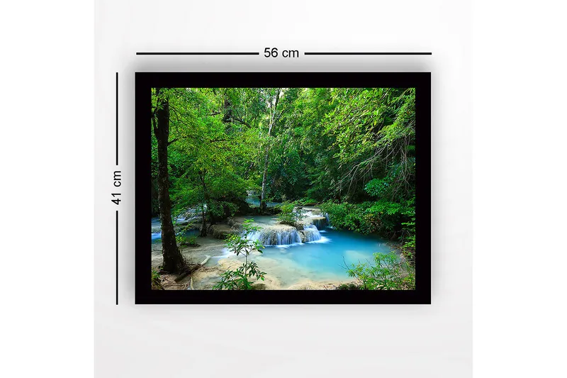Inramad Canvastavla i trä - 41x56 cm - Vacker vattenfall i en grönskande skogsmiljö - Grön / Blå / Beige - Inredning & dekor - Tavlor & konst