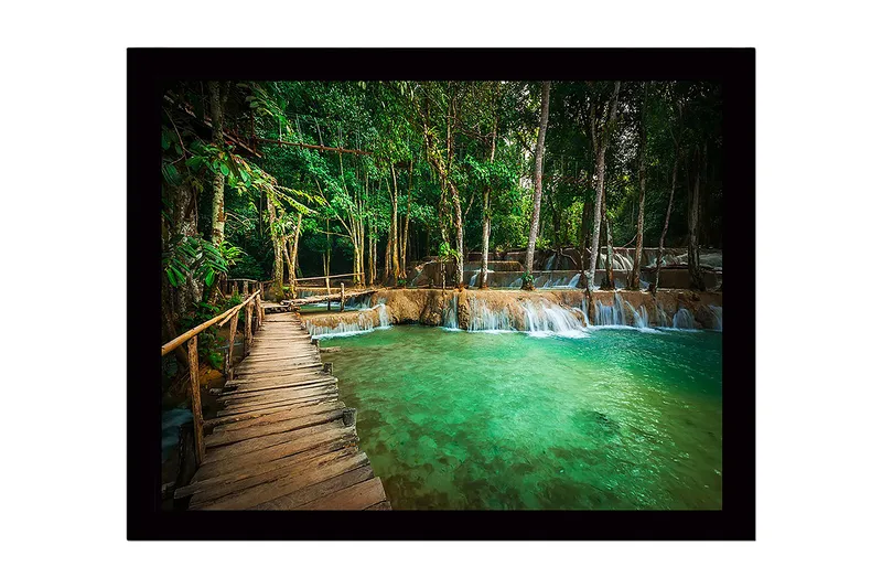 Inramad Canvastavla i trä - 41x56 cm - Vacker vattenfall med grönskande omgivning, Grön / Turkos / Brun