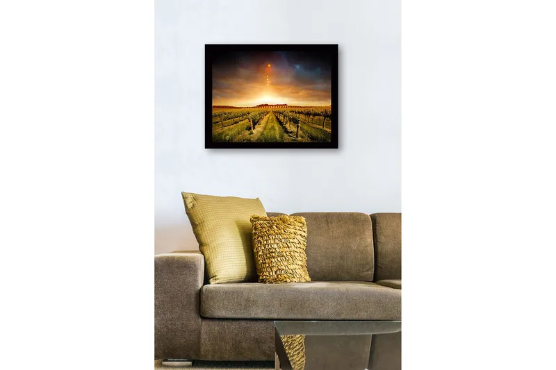 Inramad Canvastavla i trä - 41x56 cm - Vacker vinodling under en gyllene solnedgång - Guld / Grön / Brun - Inredning & dekor - Tavlor & konst