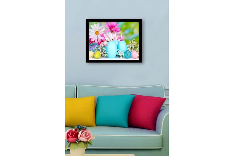 Inramad Canvastavla i trä - 41x56 cm - Vårig stillhet med ljusblåa ljus och färgglada påskägg - Ljusblå / Rosa / Gul - Inredning & dekor - Tavlor & konst