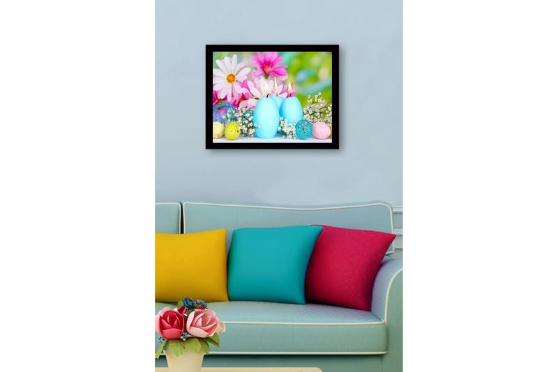 Inramad Canvastavla i trä - 41x56 cm - Vårig stillhet med ljusblåa ljus och färgglada påskägg - Ljusblå / Rosa / Gul - Inredning & dekor - Tavlor & konst