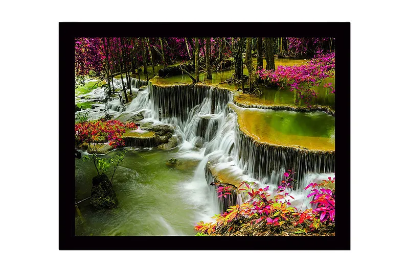 Inramad Canvastavla i trä - 41x56 cm - Vattenfall omgiven av färgglada blommor och grönska, Grön / Rosa / Gul