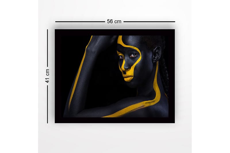 Inramad Canvastavla i trä - 41x56 cm - Porträtt av en person med svart och gul kroppsmålning - Svart / Gul - Inredning & dekor - Tavlor & konst