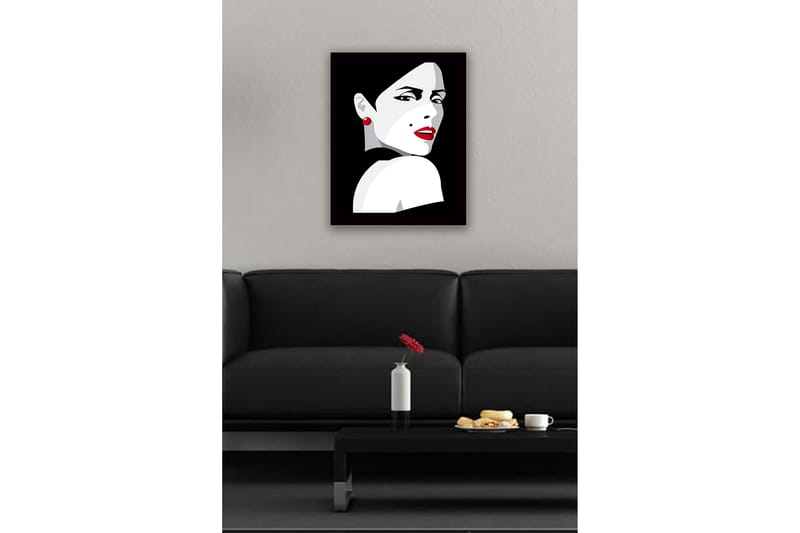 Inramad Canvastavla i trä - 41x56 cm - Porträtt av en kvinna med dramatisk blick och röd läppstift - Röd / Svart / Grå - Inredning & dekor - Tavlor & konst