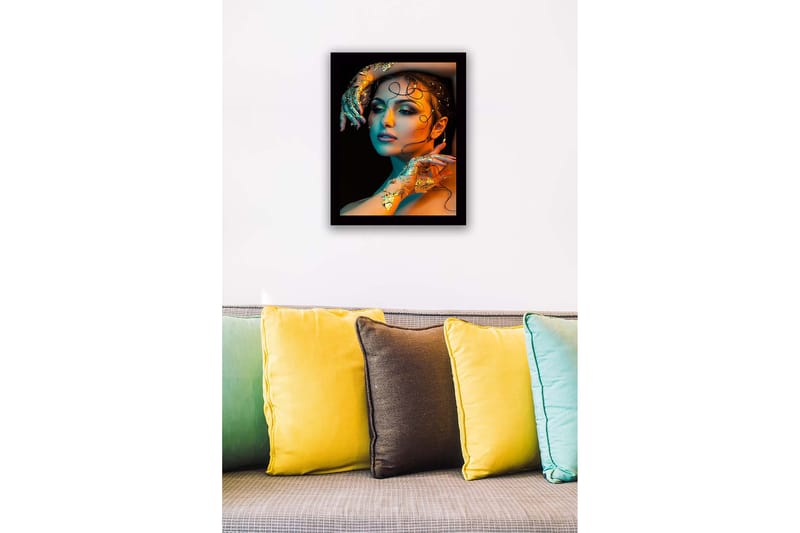Inramad Canvastavla i trä - 41x56 cm - Porträtt av en kvinna med guldiga detaljer och färgglad belysning - Guld / Turkos / Orange - Inredning & dekor - Tavlor & konst
