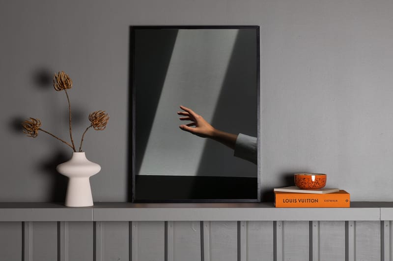 Poster Reaching Hand 50x70 cm - Grå - Inredning & dekor - Tavlor & konst - Poster & print