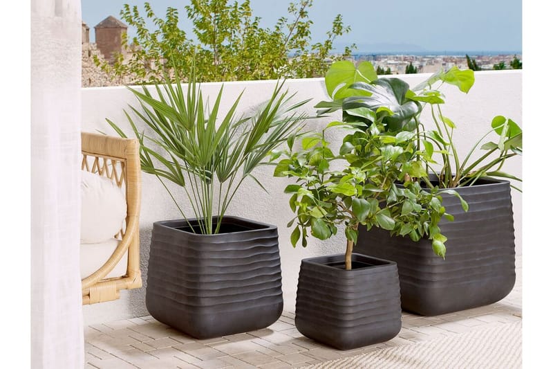 Kruka 50 x 50 x 49 cm svart PARIKIA - Svart - Inredning & dekor - Trädgårdsdekoration - Utomhuskrukor - Blomkrukor