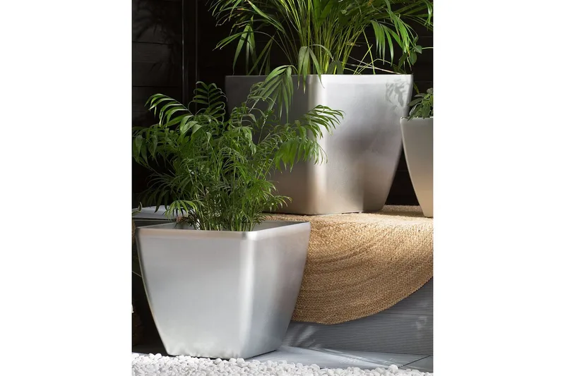 Trädgårdskruka Astras 42x42x41 cm - 42x42x41 cm - Inredning & dekor - Trädgårdsdekoration - Utomhuskrukor - Blomkrukor