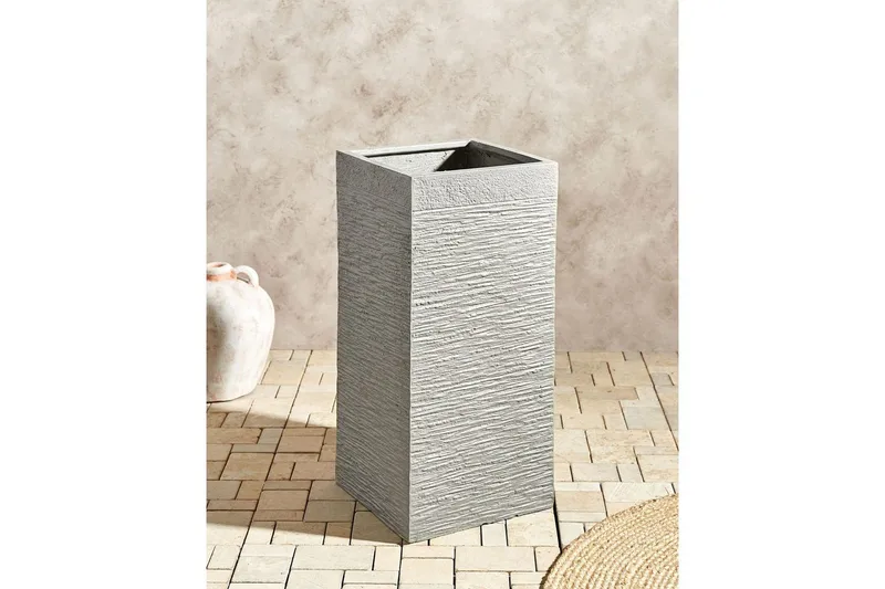 Trädgårdskruka Dion Grå, 33x33x70 cm - Grå, 33x33x70 cm - Inredning & dekor - Trädgårdsdekoration - Utomhuskrukor - Blomkrukor