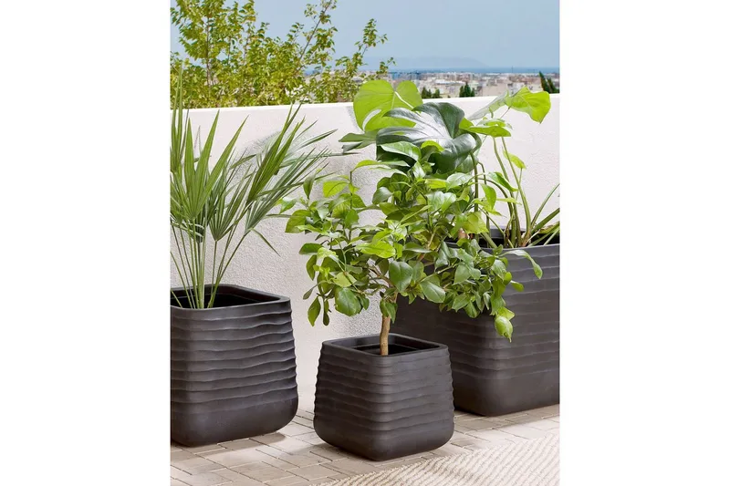 Trädgårdskruka Parikia Svart, 28x28x27 cm - Svart, 28x28x27 cm - Inredning & dekor - Trädgårdsdekoration - Utomhuskrukor - Blomkrukor