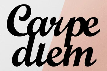 Carpediem 1 Väggdekor - Svart - Inredning & dekor - Väggdekor - Skyltar - Plåtskylt