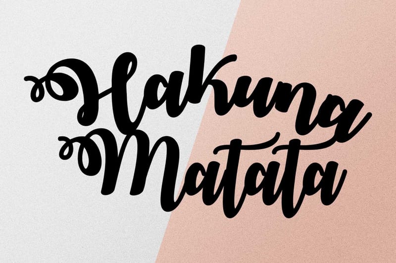 Hakuna Matata Väggdekor - Svart - Inredning & dekor - Väggdekor - Skyltar - Plåtskylt