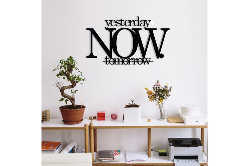 Now Väggdekor - Svart - Inredning & dekor - Väggdekor - Skyltar - Plåtskylt