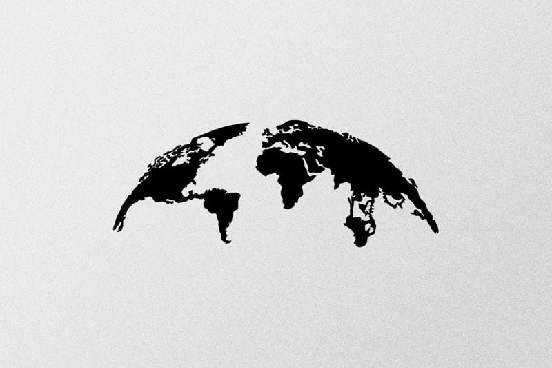 WORLD MAP SMALL 100 cm Väggdekor Svart - Inredning & dekor - Väggdekor - Skyltar - Plåtskylt