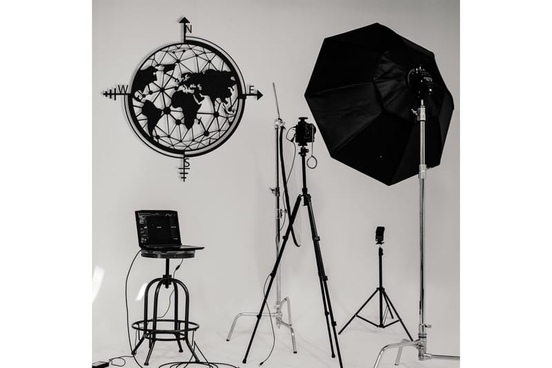 World Map Väggdekor - Svart - Inredning & dekor - Väggdekor - Skyltar - Plåtskylt