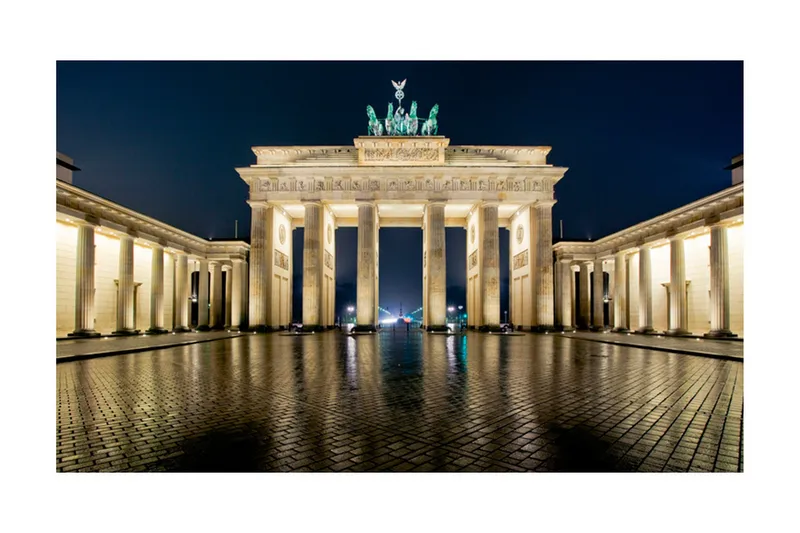 Fototapet Brandenburger Tor På Natten 450x270 - Artgeist sp. z o. o. - Inredning & dekor - Väggdekor - Tapeter & tapettillbehör - Fototapeter