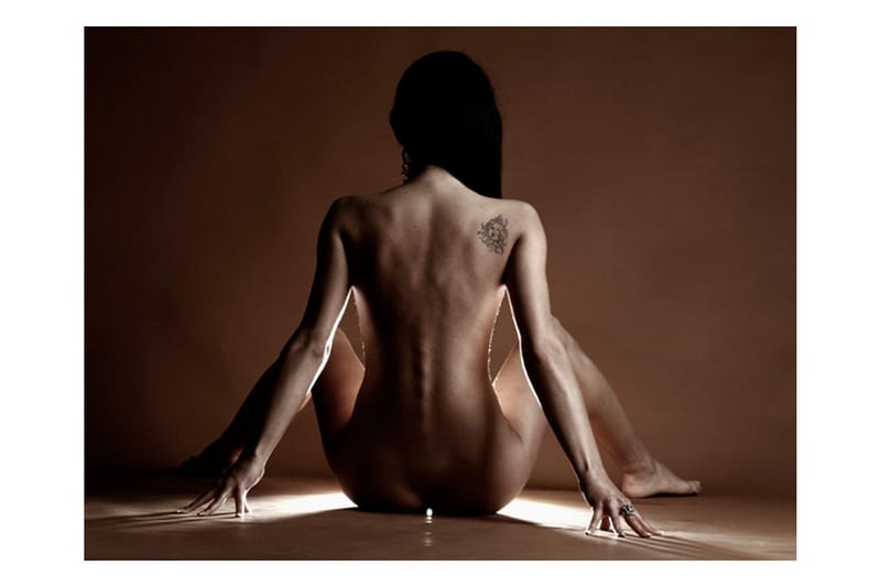 FOTOTAPET Kvinna Med Tatuering 300x231 - Artgeist sp. z o. o. - Inredning & dekor - Väggdekor - Tapeter & tapettillbehör - Fototapeter