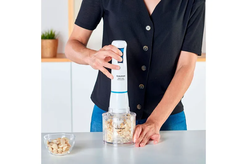 Stavmixerset Taurus Robot 750 Easy - Vit - Kök & hushåll - Hushållsmaskiner & vitvaror - Köksmaskiner - Blanda & hacka - Stavmixer