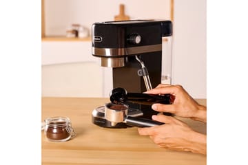 Espressomaskin Solac Taste Slim - Svart - Kök & hushåll - Hushållsmaskiner & vitvaror - Köksmaskiner - Kaffemaskiner & kaffetillbehör - Espressomaskiner