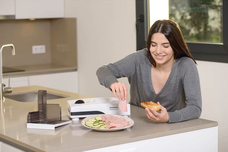 Skärmaskin Taurus Cutmaster Compact 100W 17 cm - Silver - Kök & hushåll - Hushållsmaskiner & vitvaror - Köksmaskiner - Skära & mala - Skärmaskiner