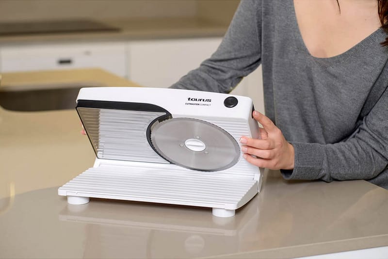 Skärmaskin Taurus Cutmaster Compact 100W 17 cm - Silver - Kök & hushåll - Hushållsmaskiner & vitvaror - Köksmaskiner - Skära & mala - Skärmaskiner