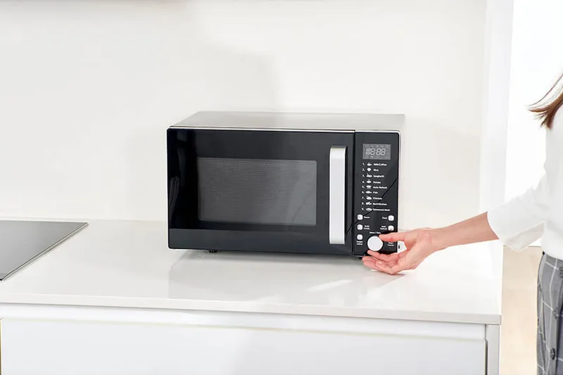 Mikrovågsugn Black+Decker Digital 900W 23L Svart - Svart - Kök & hushåll - Hushållsmaskiner & vitvaror - Köksmaskiner - Värma & koka - Mikrovågsugnar