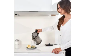 Vattenkokare Black+Decker 2200W 1.7L Borstat Rostfritt Stål - Silver - Kök & hushåll - Hushållsmaskiner & vitvaror - Köksmaskiner - Värma & koka - Vattenkokare