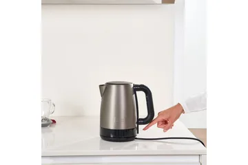 Vattenkokare Black+Decker 2200W 1.7L Borstat Rostfritt Stål - Silver - Kök & hushåll - Hushållsmaskiner & vitvaror - Köksmaskiner - Värma & koka - Vattenkokare