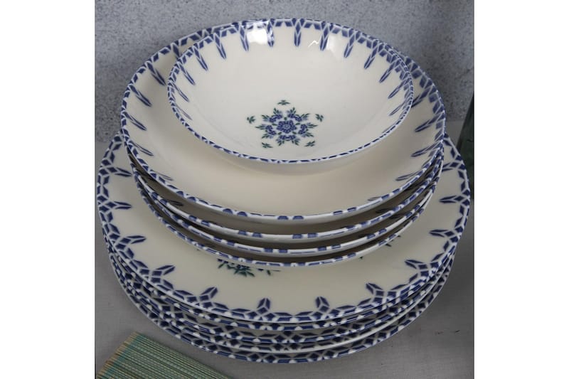 Subatan Tallriksset 24 Delar - Porslin/Vit - Kök & hushåll - Servering & dukning - Porslin - Porslinstallrik