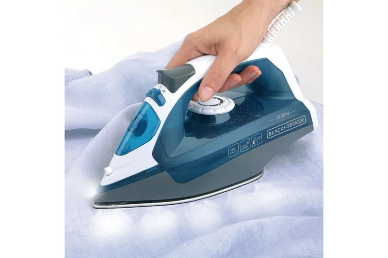 Ångstrykjärn Black+Decker 2200W Blå - Blå||Svart - Kök & hushåll - Städ & klädvård - Klädvård - Ångstrykjärn & ångstation
