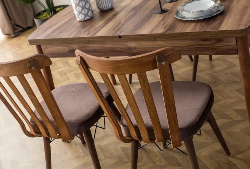 Alvryn Matgrupp Bord 130 cm + 4 Stolar - Brun - Möbler - Matplats - Matgrupp & matbord med stolar