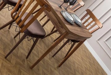 Alvryn Matgrupp Bord 130 cm + 4 Stolar - Brun - Möbler - Matplats - Matgrupp & matbord med stolar