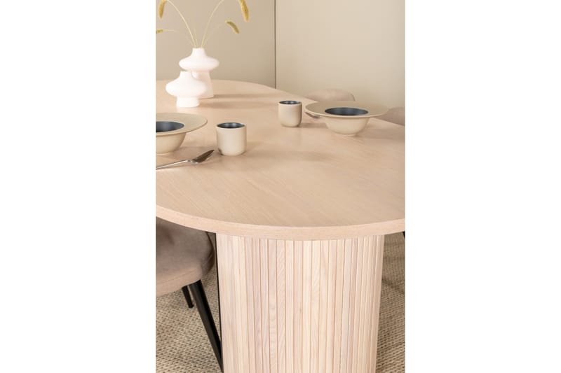 Biana Matgrupp 200 cm Oval inkl 4 Velvets Stolar - Beige/Svart - Möbler - Matplats - Matgrupp & matbord med stolar