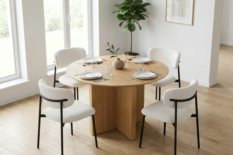 Edda Matgrupp runt 110 cm Ek med 4 Lucy Matstolar - Ek - Möbler - Matplats - Matgrupp & matbord med stolar
