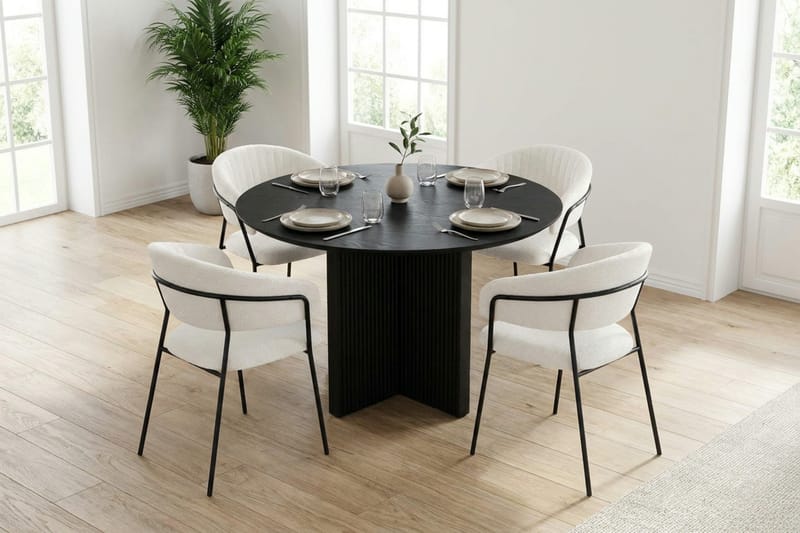 Edda Matgrupp runt 110 cm Svart med 4 Karol Matstolar - Svart - Möbler - Matplats - Matgrupp & matbord med stolar