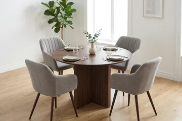 Edda Matgrupp runt 110 cm Valnöt med 4 Filippa Matstolar - Valnöt - Möbler - Matplats - Matgrupp & matbord med stolar