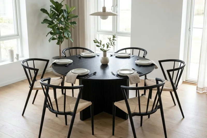 Edda Matgrupp runt 130 cm Svart med 6 Winston Matstolar - Svart - Möbler - Matplats - Matgrupp & matbord med stolar