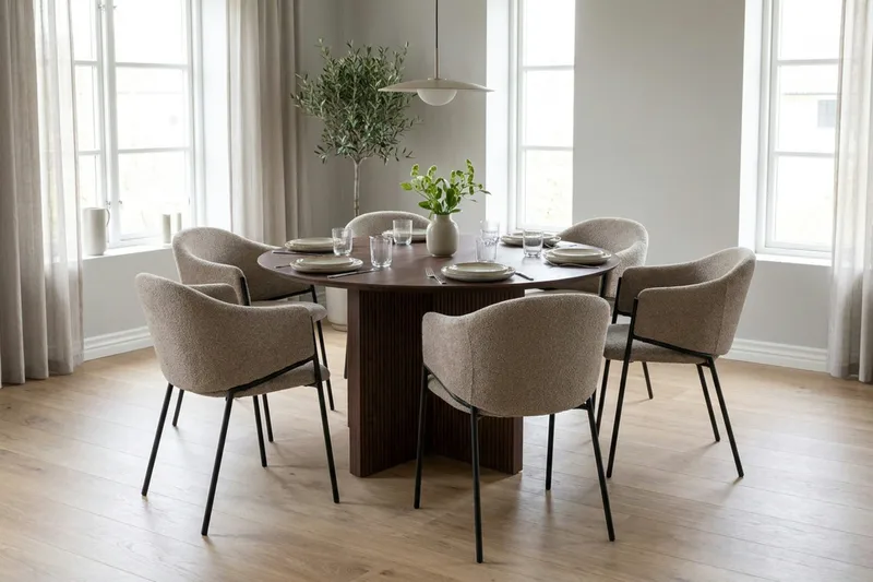 Edda Matgrupp runt 130 cm Valnöt med 6 Filip Matstolar - Valnöt - Möbler - Matplats - Matgrupp & matbord med stolar