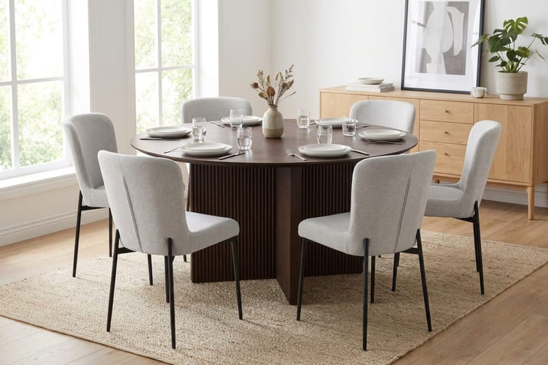 Edda Matgrupp runt 150 cm Rökt Ek med 6 Elsie Matstolar - Rökt ek/Vit - Möbler - Matplats - Matgrupp & matbord med stolar