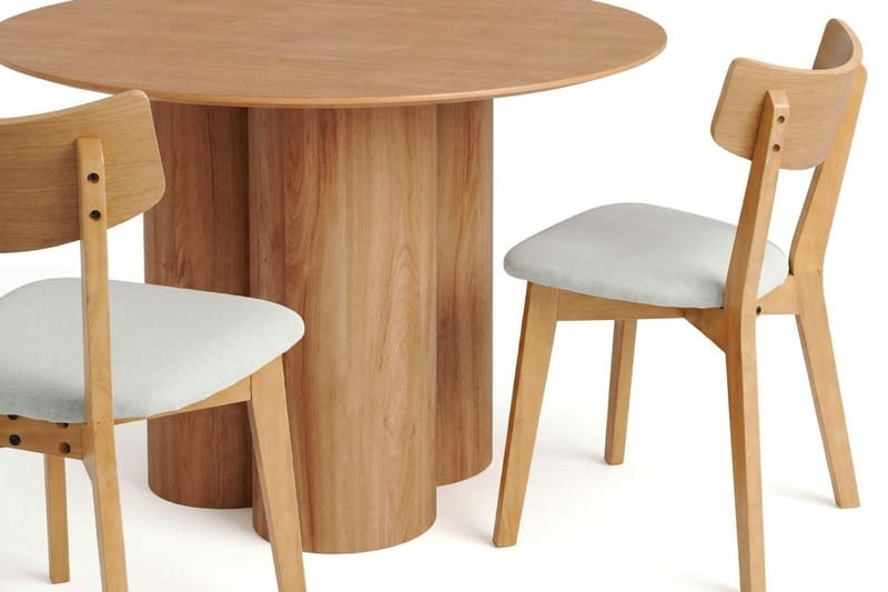 Juno Matgrupp 110 cm runt i Ek med 4 Amelia Matstolar med Dyna - Ek/Beige - Möbler - Matplats - Matgrupp & matbord med stolar