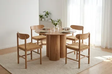 Juno Matgrupp runt 110 cm Ek med 4 Malte Matstolar - Ek - Möbler - Matplats - Matgrupp & matbord med stolar