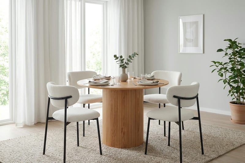 Kopparbo Matgrupp runt 110 cm Ek med 4 Lucy Matstolar - Ek - Möbler - Matplats - Matgrupp & matbord med stolar