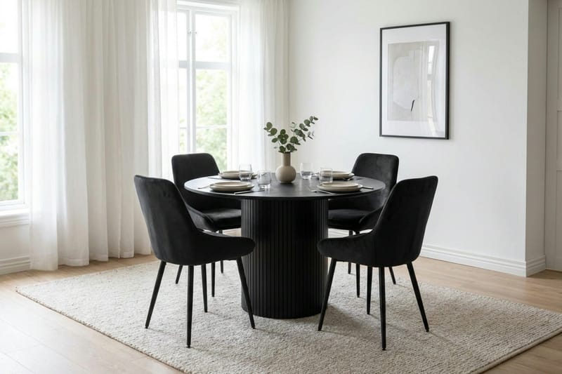 Kopparbo Matgrupp runt 110 cm Svart med 4 Alsarp Matstolar - Svart - Möbler - Matplats - Matgrupp & matbord med stolar
