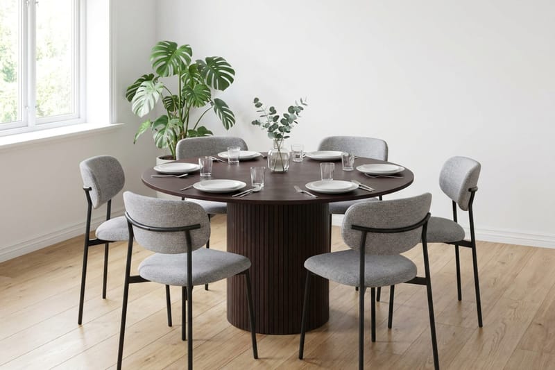 Kopparbo Matgrupp runt 130 cm med 6 Lucy Matstolar - Rökt ek - Möbler - Matplats - Matgrupp & matbord med stolar