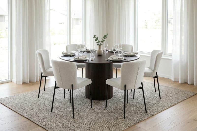 Kopparbo Matgrupp runt 150 cm Rökt Ek med 6 Elsie Matstolar - Rökt ek/Vit - Möbler - Matplats - Matgrupp & matbord med stolar